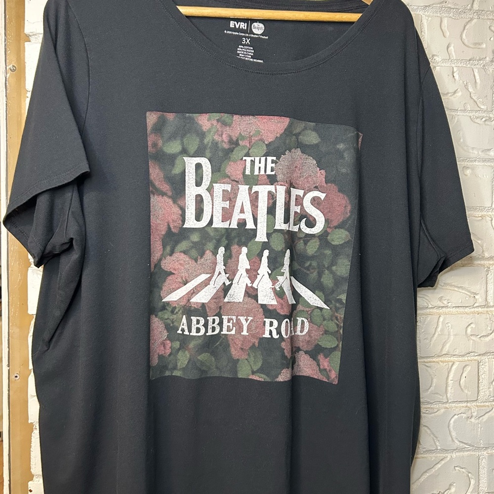 The Beatles - Abbey Road Album Print - Women’s Swoop Neck Design - Size 3X